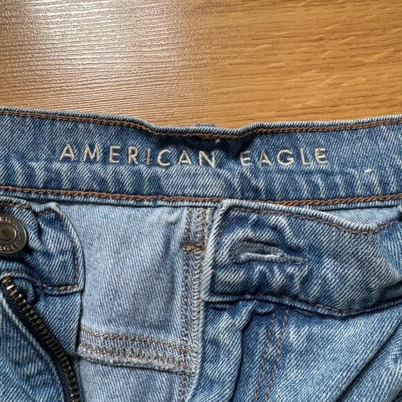 American Eagle Women's Denim Mom Shorts - Picture 4 of 4